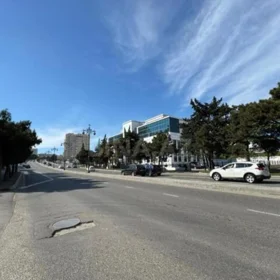 In Baku 1000.0 m² commercial is for rent - Image 4