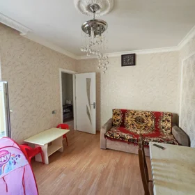 In Baku 67.0 m² house with 2.0 rooms is for sale - Image 2