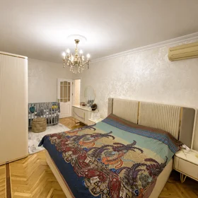 In Baku 100.0 m² apartment is for sale - Image 5