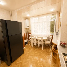 In Baku 100.0 m² apartment is for sale - Image 10