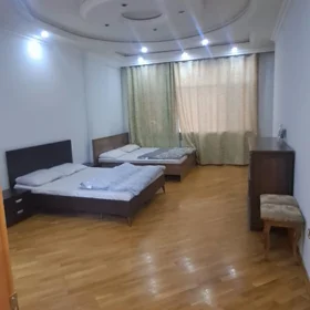In Baku 160.0 m² apartment is for rent - Image 8