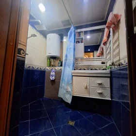 In Baku 70.0 m² apartment is for sale - Image 2