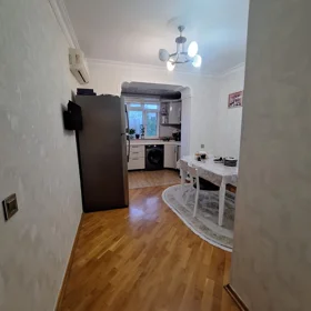 In Baku 70.0 m² apartment is for sale - Image 4