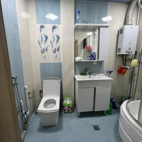 In Baku 70.0 m² apartment is for sale - Image 9