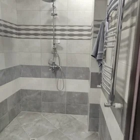 In Baku 90.0 m² apartment is for rent - Image 8