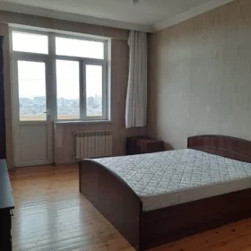 In Baku 90.0 m² apartment is for rent - Image 3