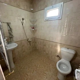 In nan 180.0 m² house with 3.0 rooms is for rent - Image 7