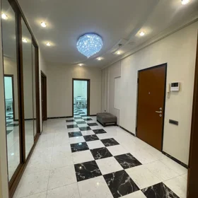 In Baku 156.0 m² apartment is for sale - Image 2