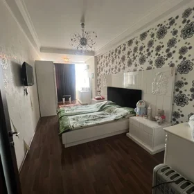 In Baku 185.0 m² apartment is for sale - Image 4