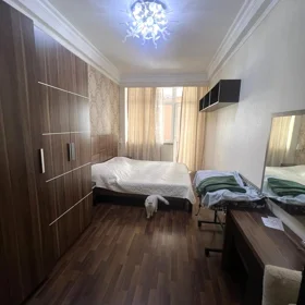 In Baku 185.0 m² apartment is for sale - Image 6