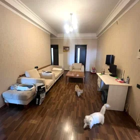 In Baku 185.0 m² apartment is for sale - Image 9