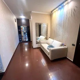 In Baku 185.0 m² apartment is for sale - Image 10