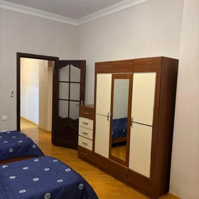 In Baku 150.0 m² apartment is for rent - Image 5
