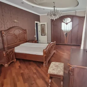 In Baku 140.0 m² apartment is for rent - Image 3