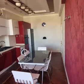 In Baku 140.0 m² apartment is for rent - Image 10