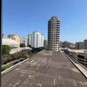 In Baku 130.0 m² apartment is for rent - Image 3