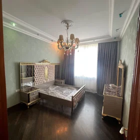 In Baku 130.0 m² apartment is for rent - Image 8