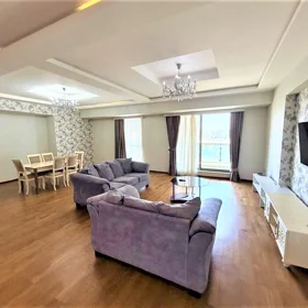 In Baku 176.0 m² apartment is for rent - Image 3