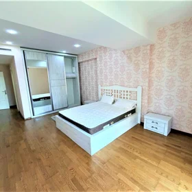 In Baku 176.0 m² apartment is for rent - Image 4