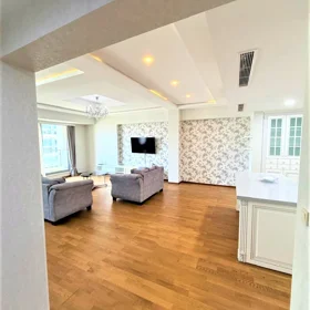 In Baku 176.0 m² apartment is for rent - Image 6