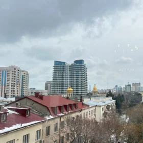 In Baku 170.0 m² apartment is for sale - Image 3