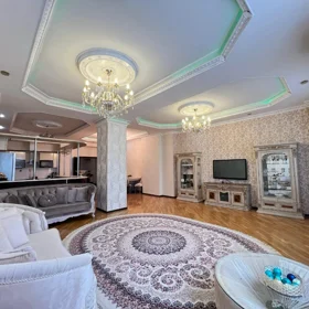 In Baku 170.0 m² apartment is for sale - Image 10
