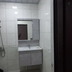In Baku 70.0 m² apartment is for sale - Image 8