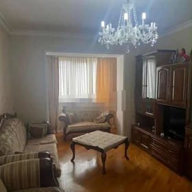 In Baku 90.0 m² apartment is for sale - Image 2