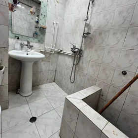 In Baku 65.0 m² apartment is for sale - Image 7