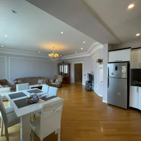 In Baku 145.0 m² apartment is for rent - Image 4