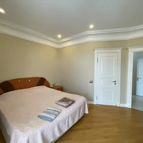 In Baku 145.0 m² apartment is for rent - Image 10