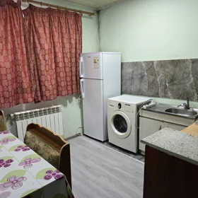 In Baku 70.0 m² house with 2.0 rooms is for rent - Image 2