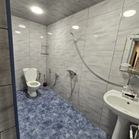 In Baku 70.0 m² house with 2.0 rooms is for rent - Image 6