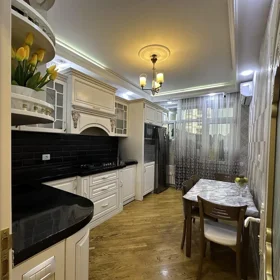 In Baku 100.0 m² apartment is for sale - Image 2