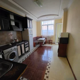 In Baku 70.0 m² apartment is for rent - Image 2