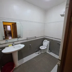 In Baku 70.0 m² apartment is for rent - Image 8