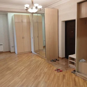 In Baku 120.0 m² apartment is for rent - Image 9