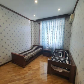 In Baku 240.0 m² apartment is for rent - Image 2