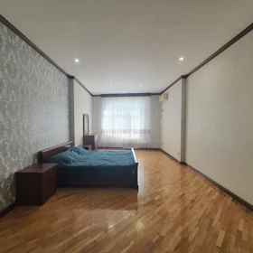 In Baku 240.0 m² apartment is for rent - Image 7