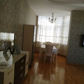 In Baku 125.0 m² apartment is for rent - Image 3
