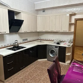 In Baku 140.0 m² apartment is for rent - Image 9