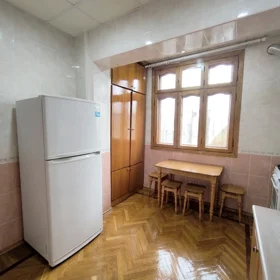 In Baku 88.0 m² apartment is for rent - Image 2