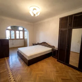 In Baku 88.0 m² apartment is for rent - Image 9