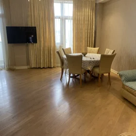 In Baku 130.0 m² apartment is for rent - Image 3