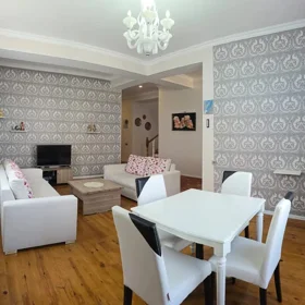 In nan 200.0 m² house with 6.0 rooms is for sale - Image 4