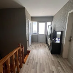 In Baku 150.0 m² house with 4.0 rooms is for sale - Image 3