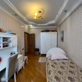 In Baku 132.0 m² apartment is for sale - Image 2