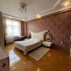 In Baku 132.0 m² apartment is for sale - Image 8