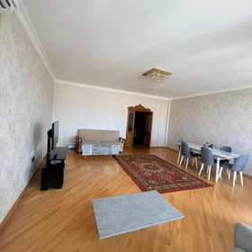 In Baku 165.0 m² apartment is for rent - Image 4