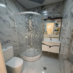 In Baku 90.0 m² apartment is for sale - Image 2